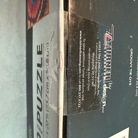 Turner Licensing 1000PC Puzzle Groovy Tie-Dye NEW - Picture 3 of 4